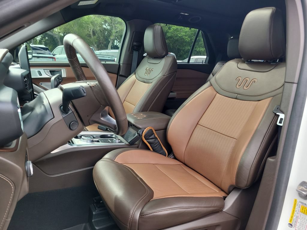 Certified 2023 Ford Explorer King Ranch w/ Technology Package AWD/4WD image 18