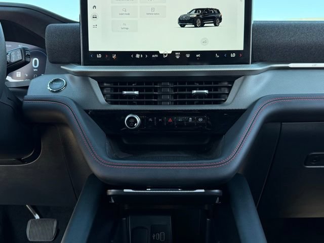 Certified 2025 Ford Explorer ST-Line w/ ST-Line Street Pack AWD/4WD image 29