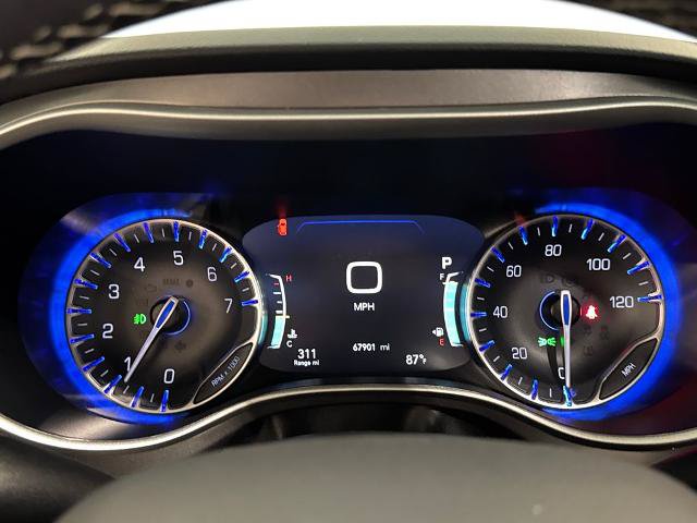 Used 2024 Chrysler Pacifica Touring-L FWD image 23