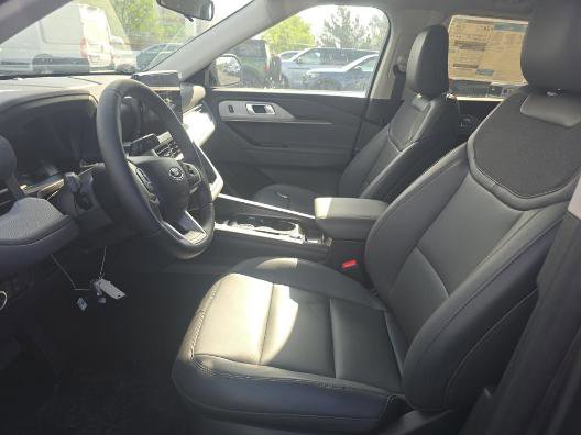 Certified 2025 Ford Explorer Active w/ Active Comfort Package RWD image 7