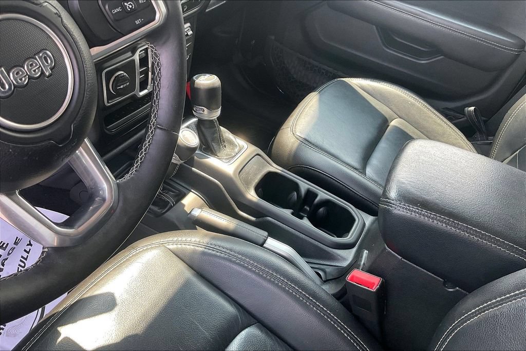 Used 2018 Jeep Wrangler Unlimited Sahara AWD/4WD image 15