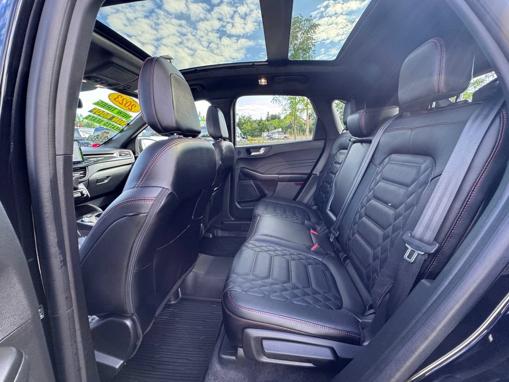 Certified 2023 Ford Escape ST-Line Elite w/ Premium Technology Package AWD/4WD image 15