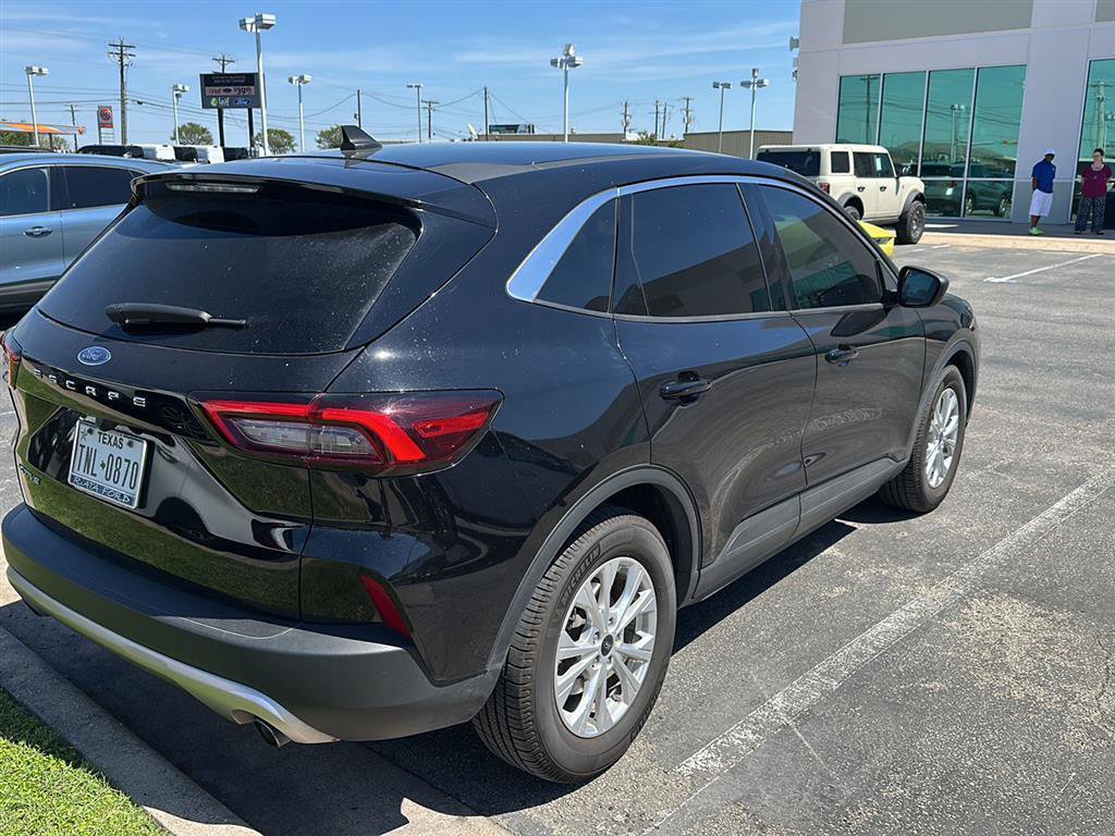Certified 2023 Ford Escape Active image 3
