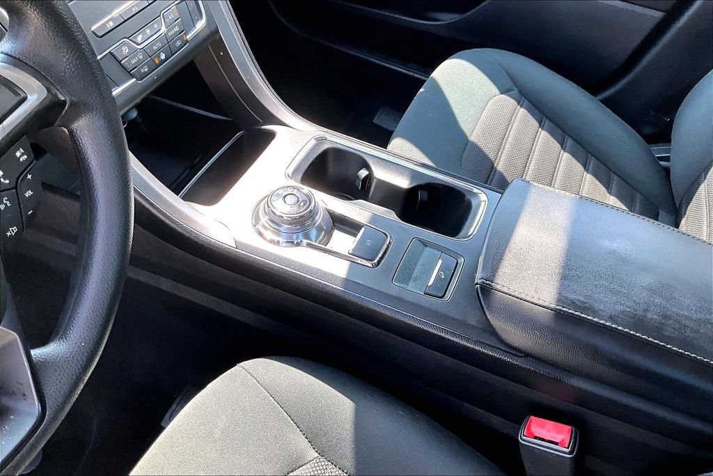 Certified 2020 Ford Fusion SE FWD image 16