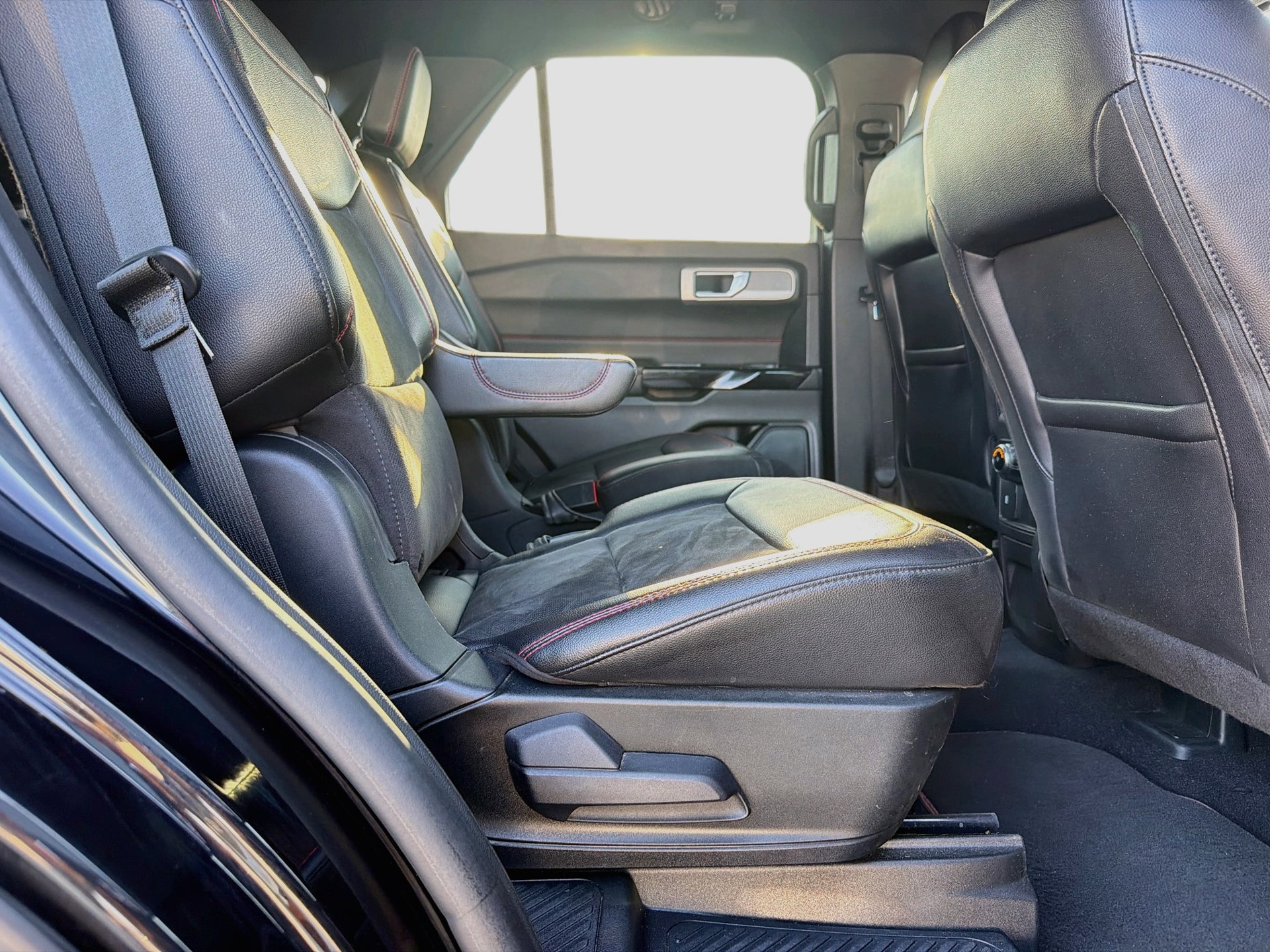 Certified 2023 Ford Explorer ST-Line w/ Class IV Trailer Tow Package RWD image 28