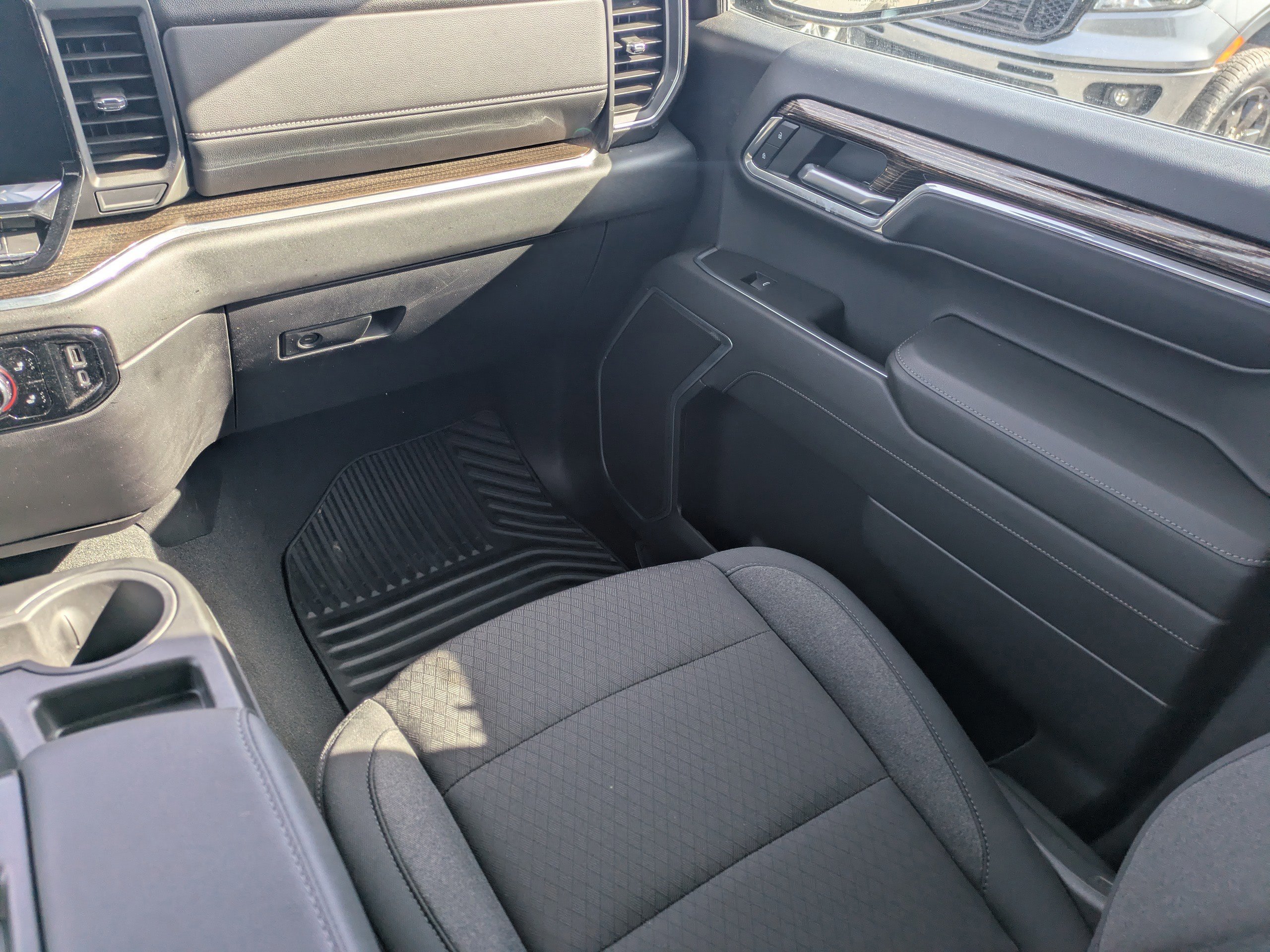 Used 2024 GMC Sierra 1500 Elevation image 21