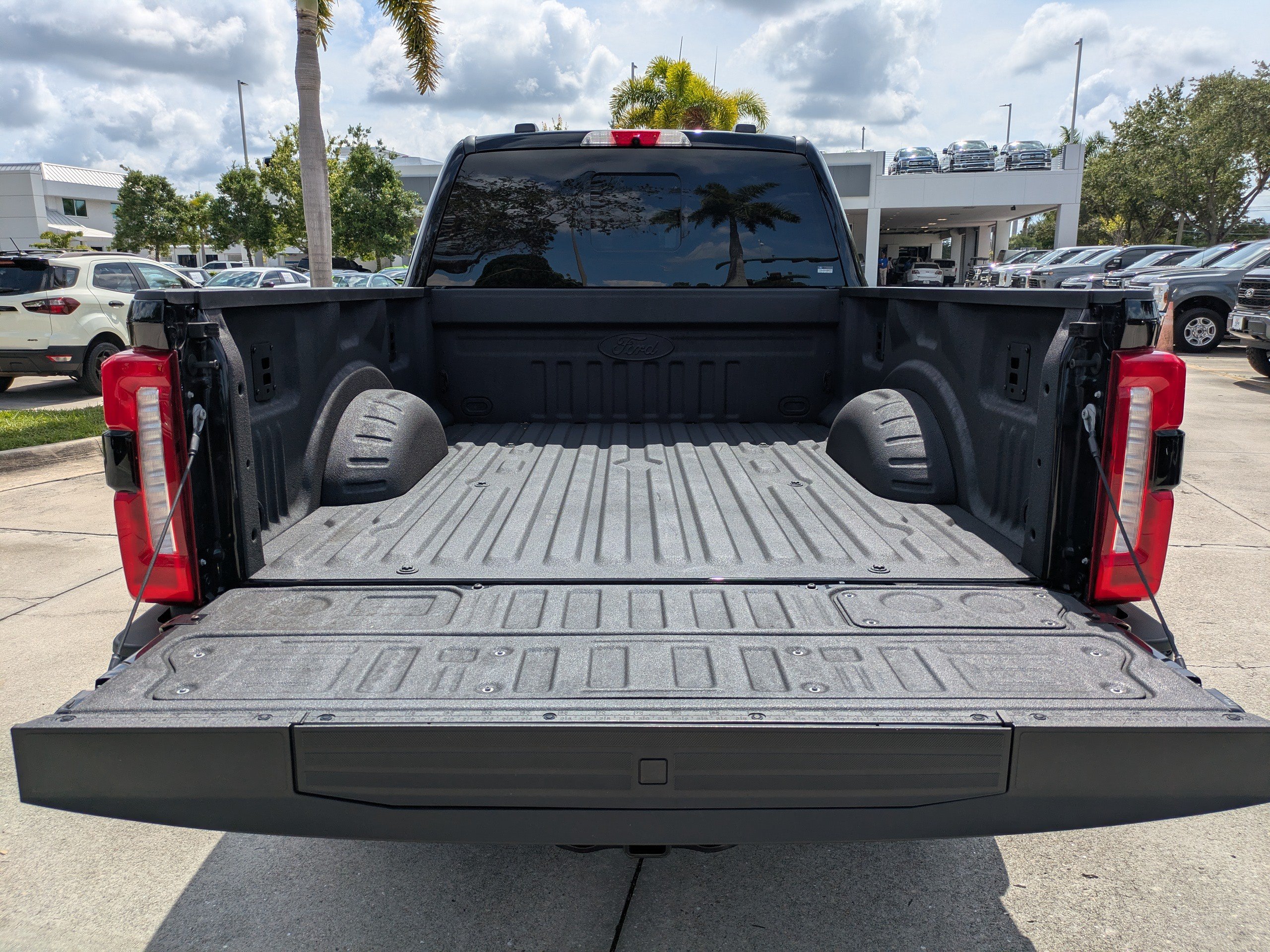 Certified 2024 Ford F250 Lariat w/ Lariat Ultimate Package AWD/4WD image 13