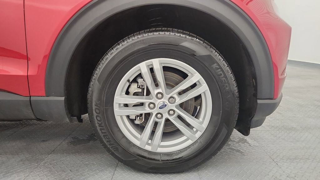 Certified 2024 Ford Explorer XLT image 25