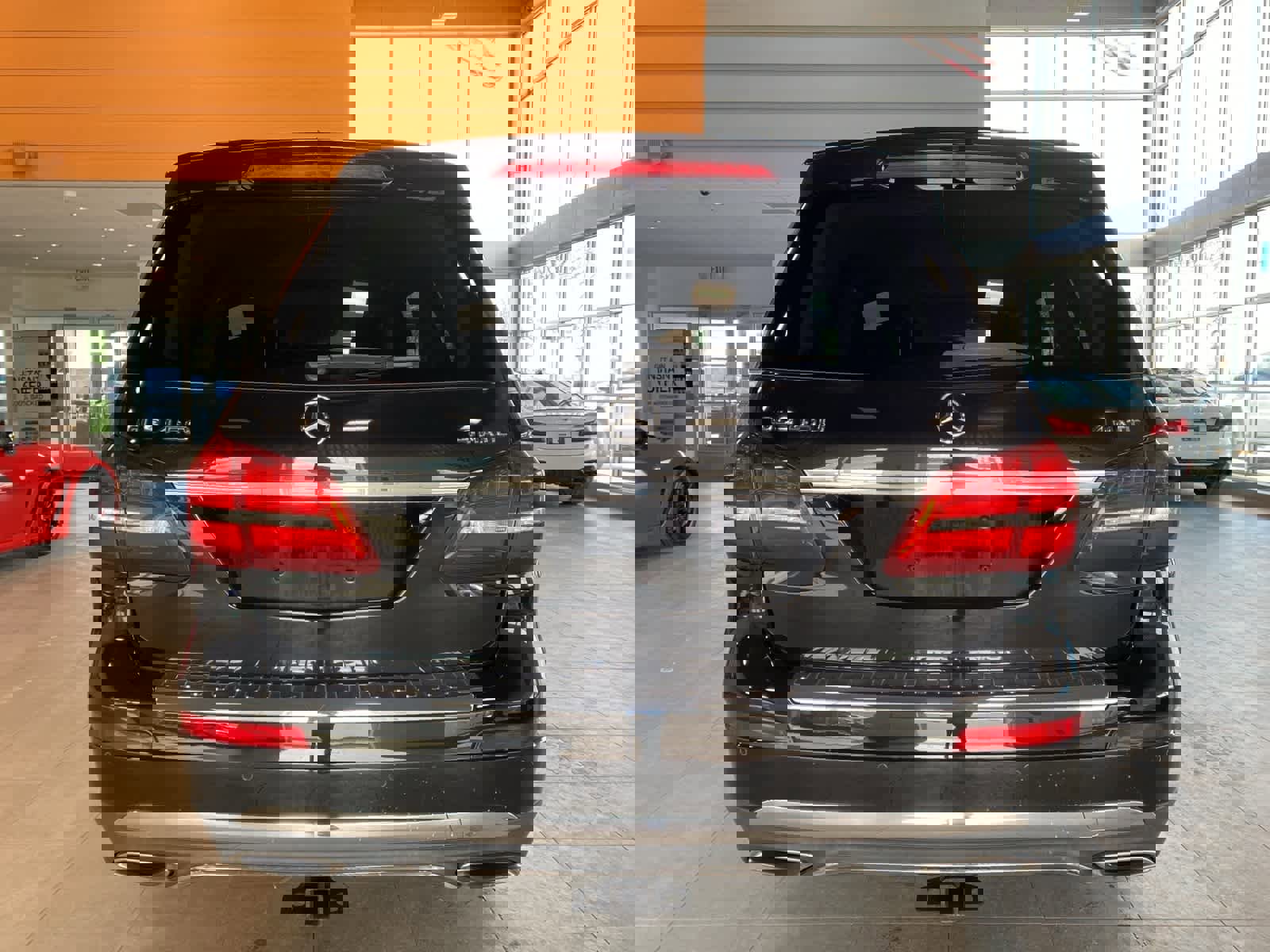 Used 2017 Mercedes-Benz GLS 450 4MATIC image 4