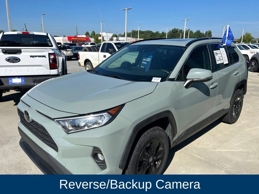 Used 2021 Toyota RAV4 XLE w/ Convenience Package FWD image 4
