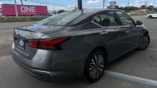 Used 2025 Nissan Altima 2.5 SV AWD/4WD image 5