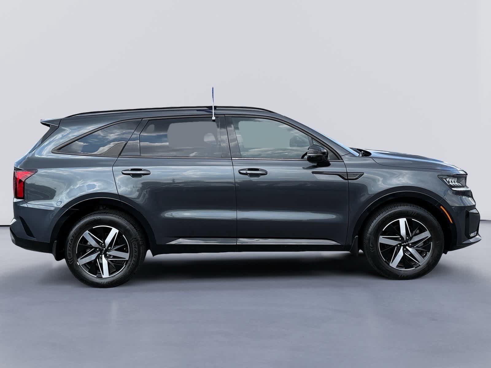 Used 2023 Kia Sorento S FWD image 6