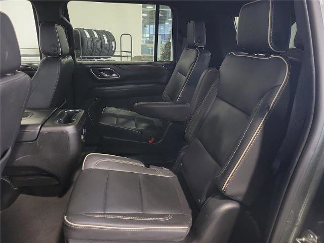 Used 2023 Chevrolet Suburban Premier image 25