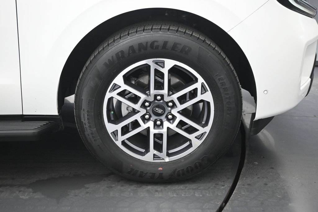 Certified 2025 Ford Expedition Max Active RWD image 27