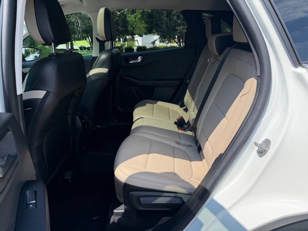 Certified 2022 Ford Escape Titanium AWD/4WD image 20