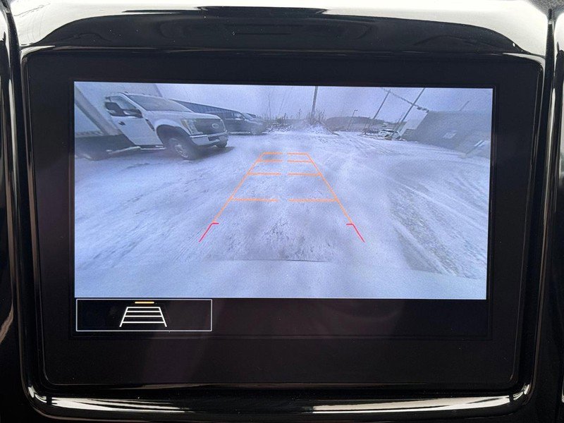 Used 2021 Chevrolet Traverse LT w/ LPO, Blackout Package image 21