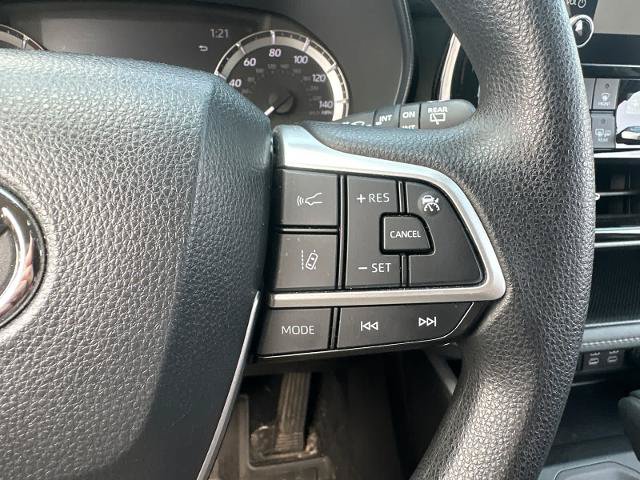 Used 2023 Toyota Highlander L FWD image 20