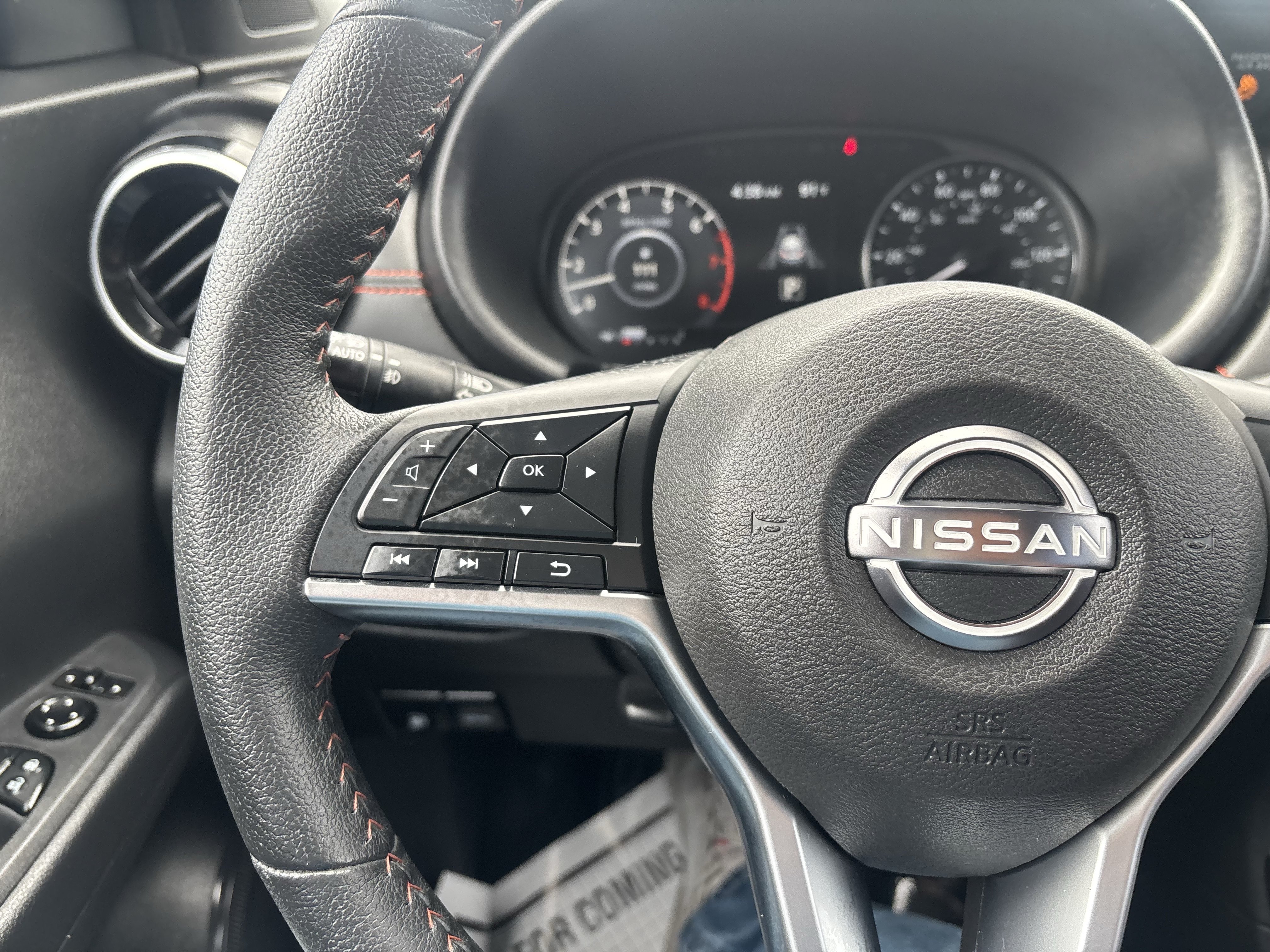 Used 2023 Nissan Kicks SR w/ Exterior Package FWD image 28