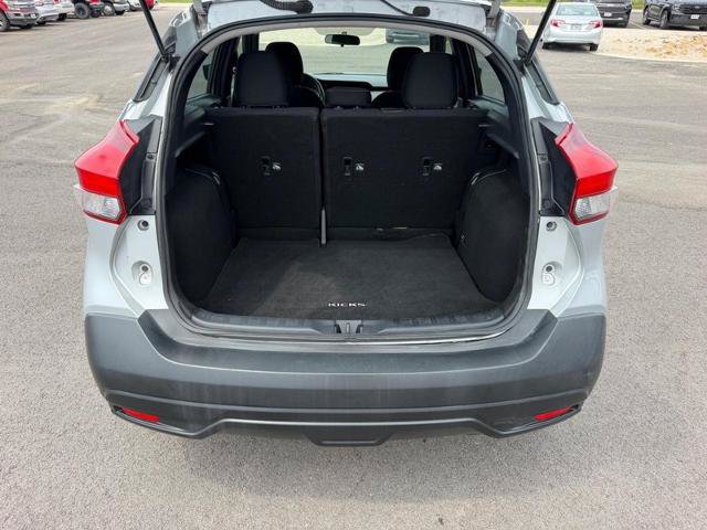 Used 2018 Nissan Kicks S FWD image 7