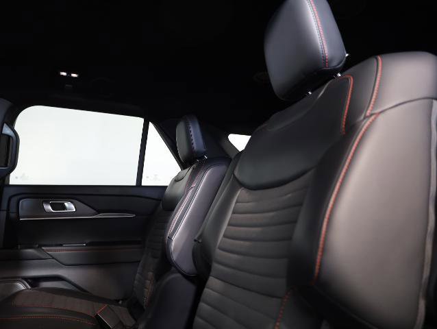 Certified 2025 Ford Explorer ST-Line image 13
