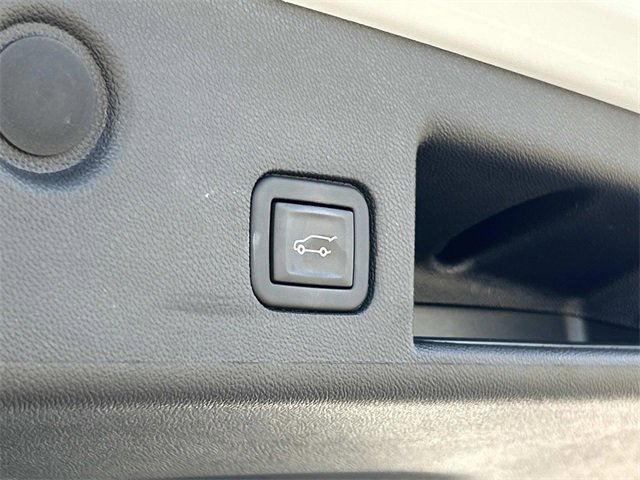 Used 2023 Chevrolet Equinox LT image 23