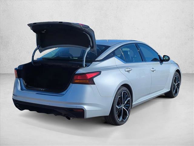 Used 2024 Nissan Altima 2.5 SR video 3