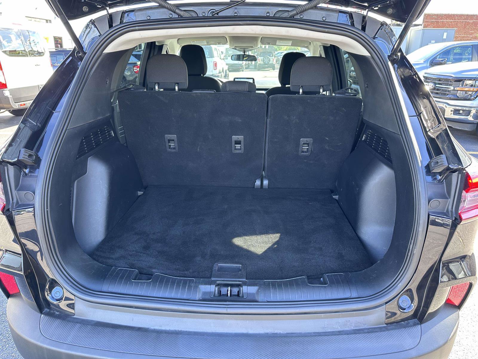 Certified 2025 Ford Escape Active AWD/4WD image 8