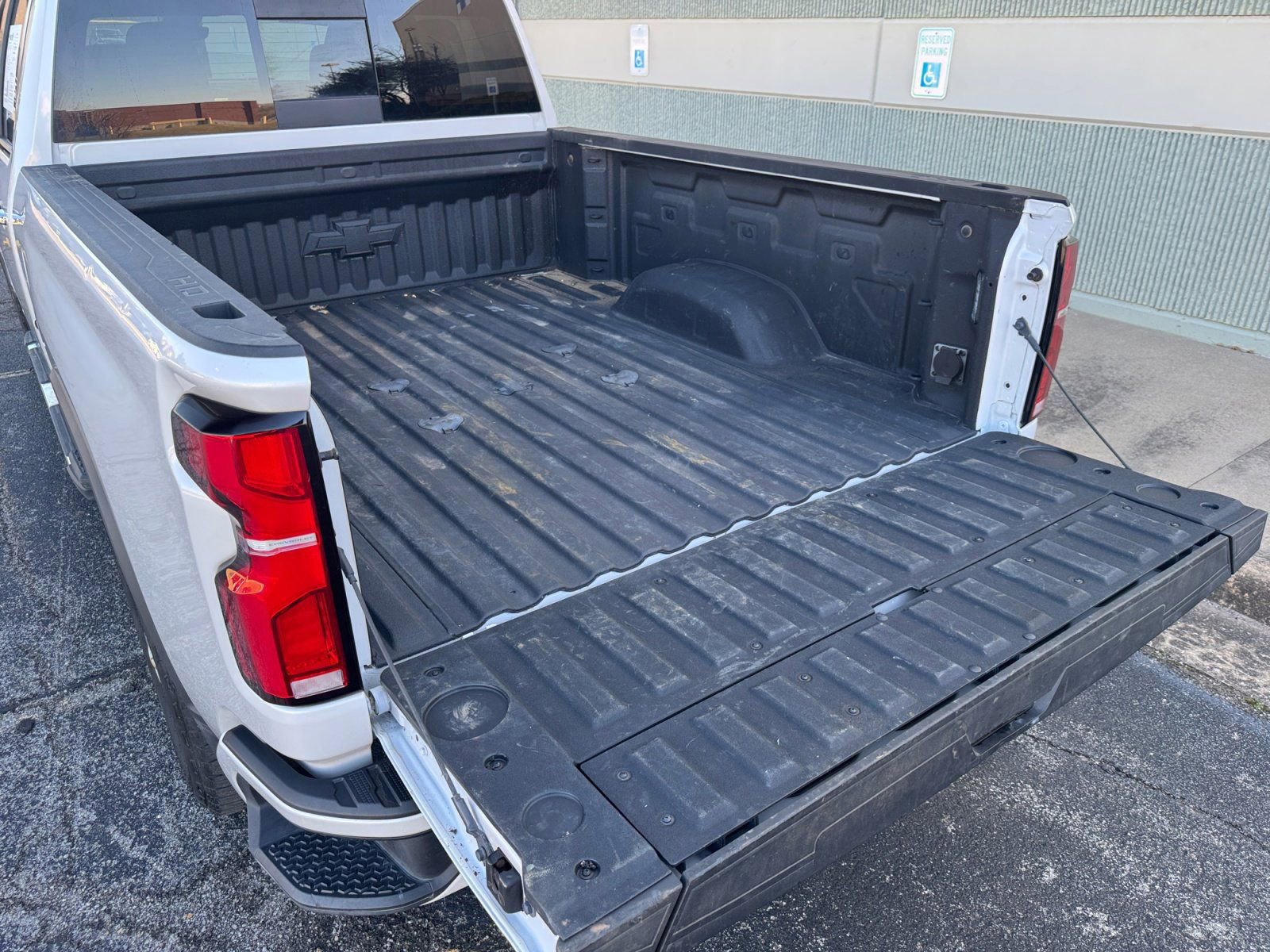 Used 2025 Chevrolet Silverado 3500 High Country w/ High Country Premium Package image 17