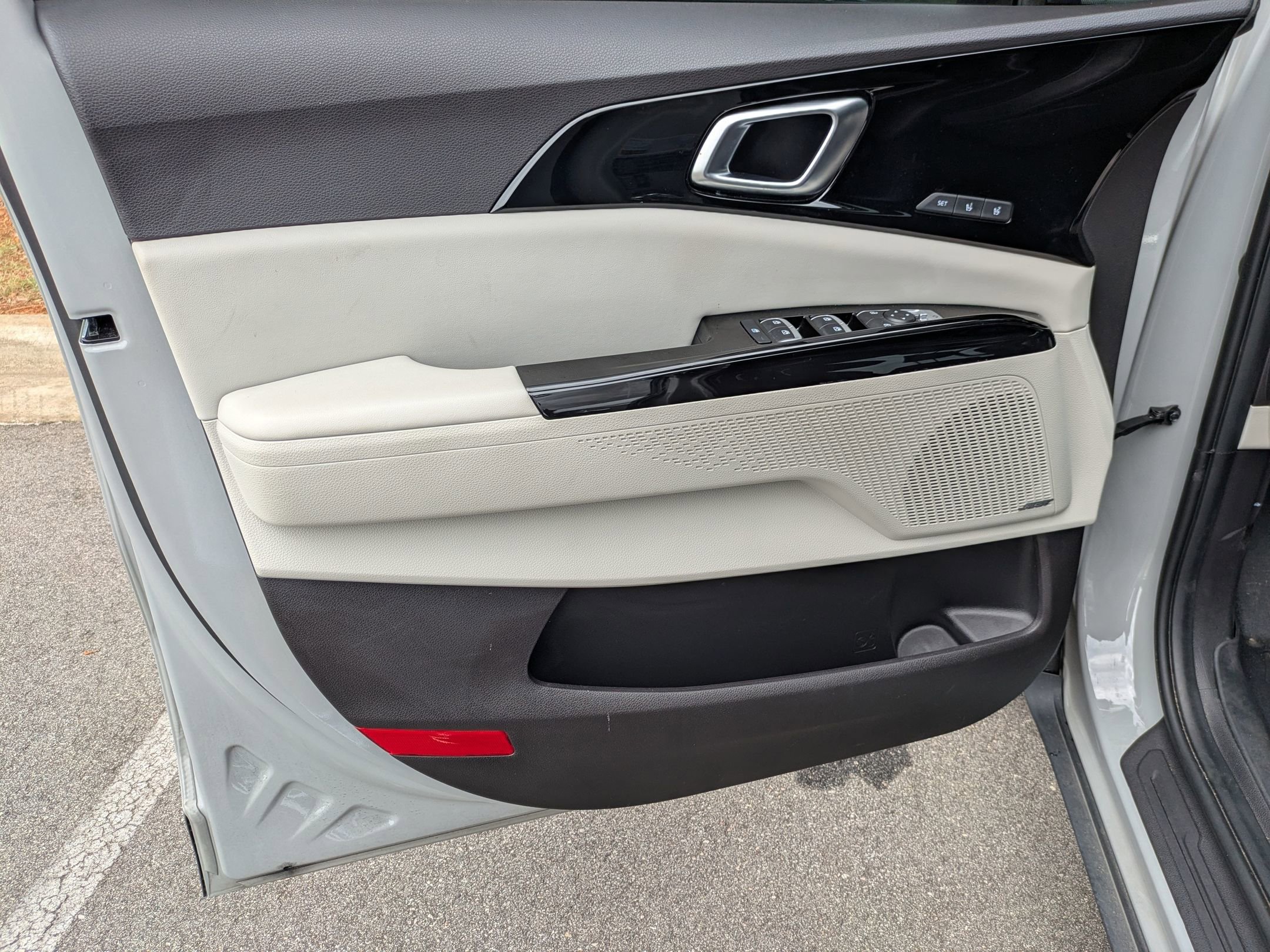 Used 2023 Kia Carnival SX Prestige FWD image 10