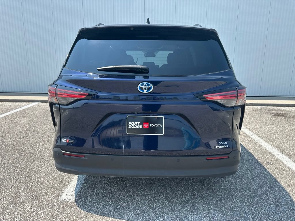 Used 2021 Toyota Sienna XLE w/ XLE Plus Package FWD image 6