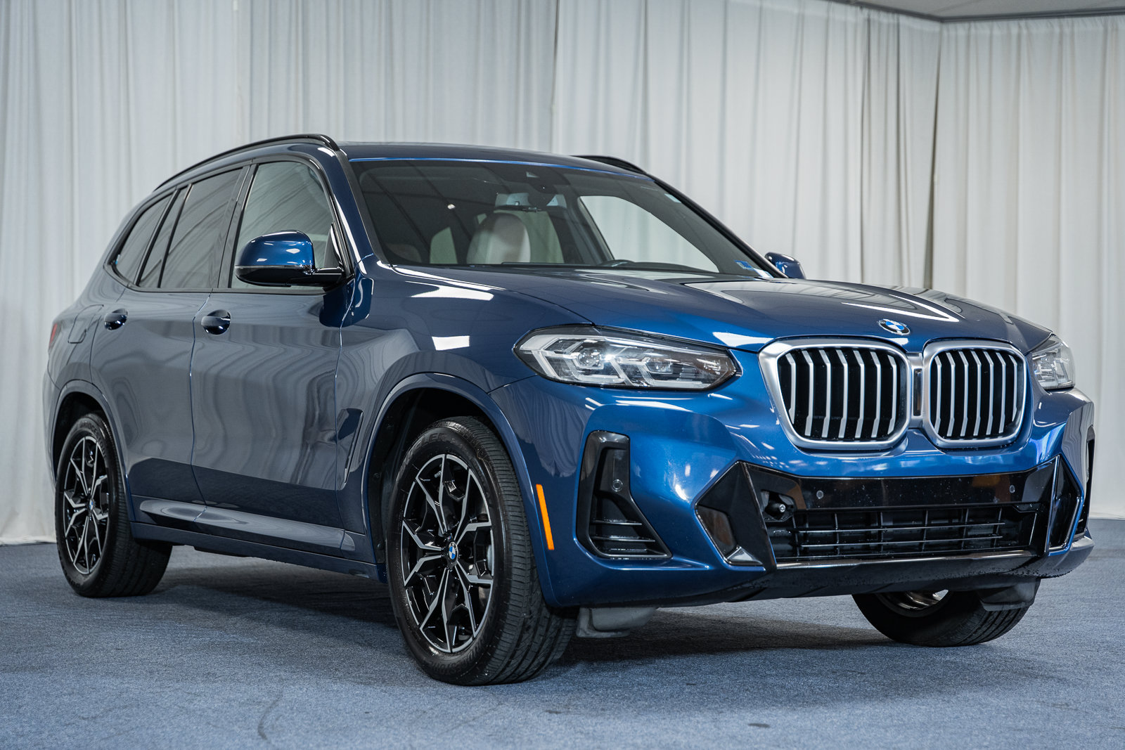 Used 2022 BMW X3 xDrive30i w/ M Sport Package AWD/4WD image 1