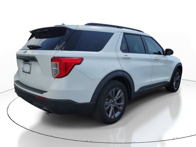 Certified 2021 Ford Explorer XLT w/ Equipment Group 202A RWD image 2
