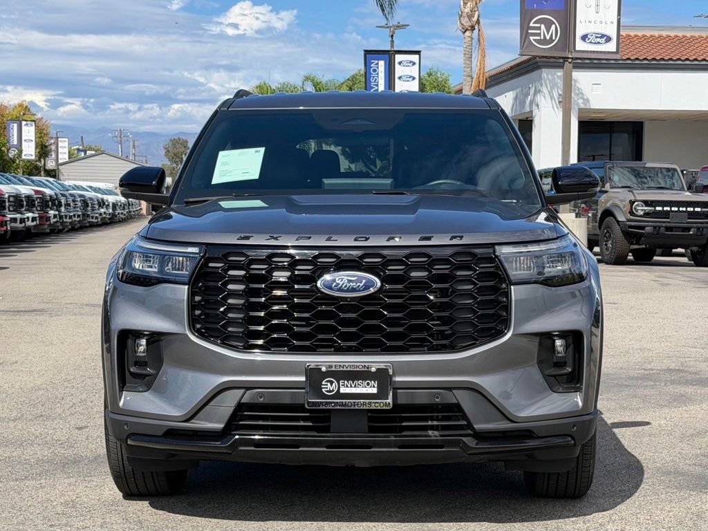 Certified 2025 Ford Explorer ST-Line AWD/4WD image 3