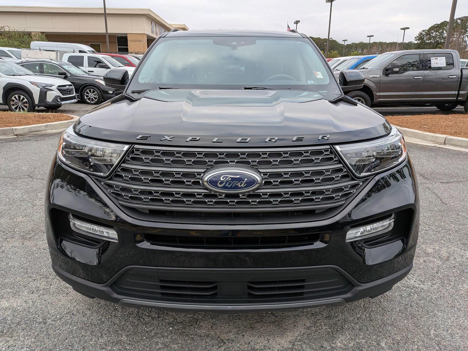 Certified 2023 Ford Explorer XLT w/ Equipment Group 202A image 9