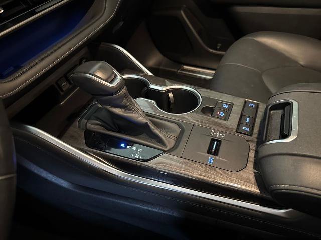 Used 2020 Toyota Highlander Platinum FWD image 30
