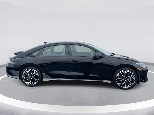 Used 2023 Hyundai Ioniq 6 SEL image 2
