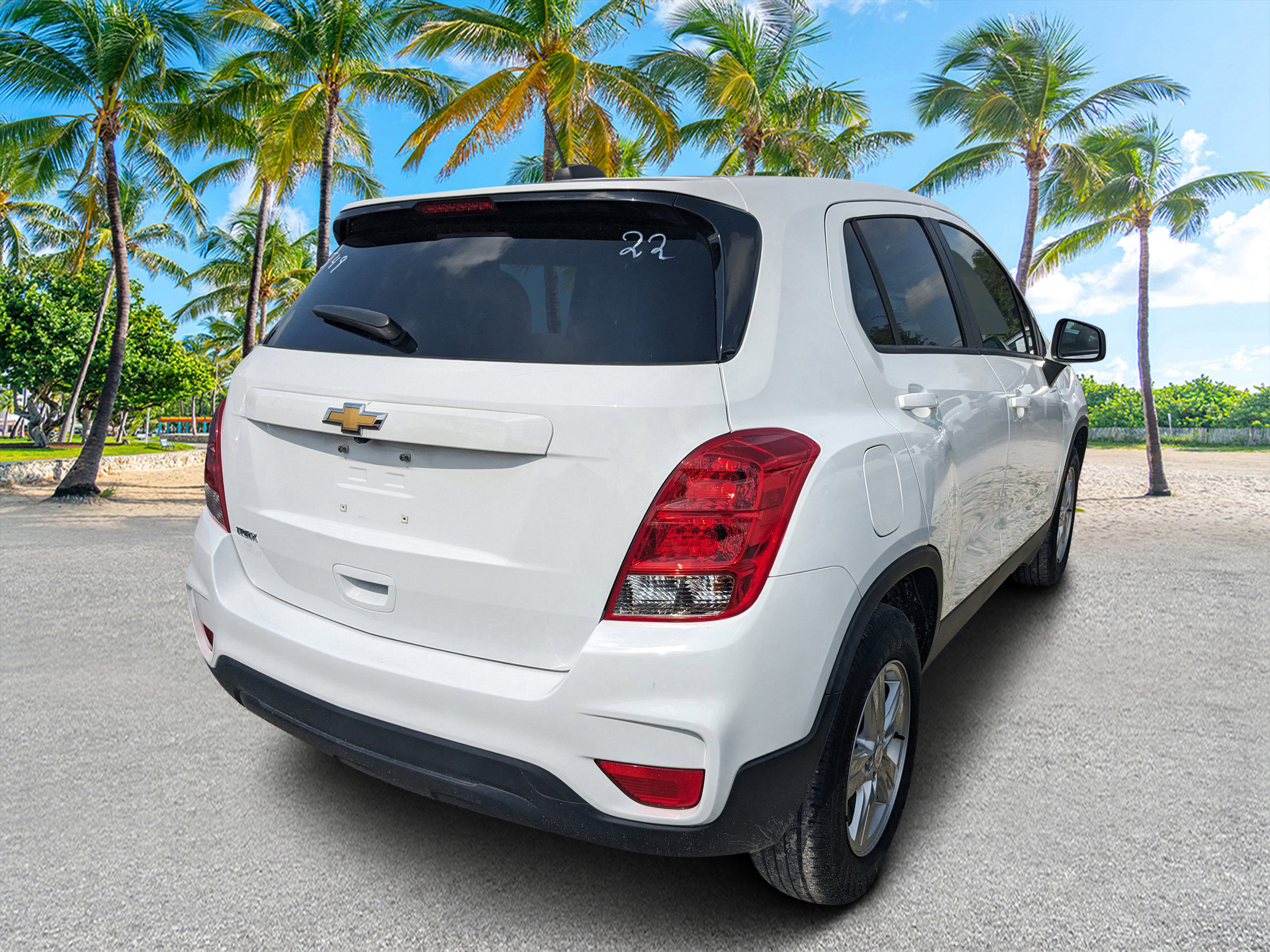 Used 2022 Chevrolet Trax LS w/ Tint and Cruise Package image 4