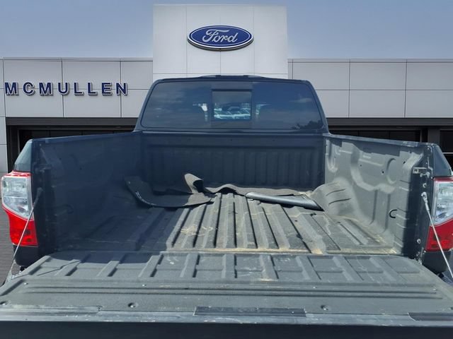 Used 2018 Nissan Titan SV w/ SV Convenience Package AWD/4WD image 10