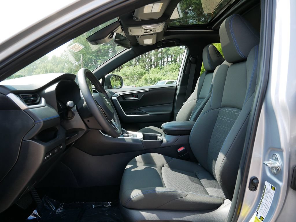 Used 2024 Toyota RAV4 SE w/ Convenience Package AWD/4WD image 14