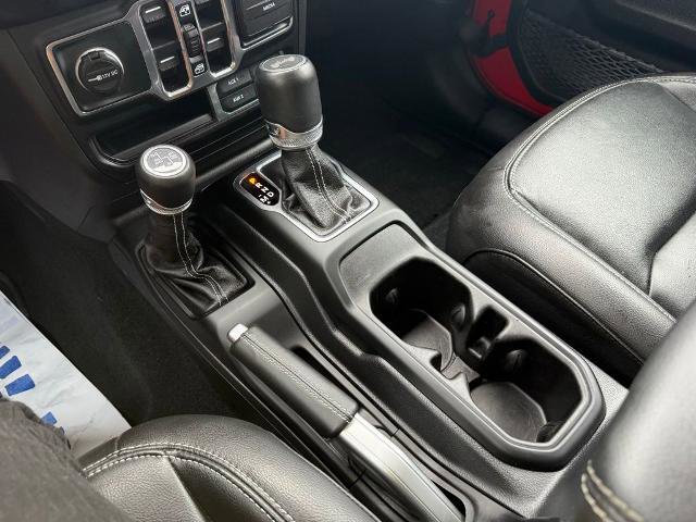 Used 2023 Jeep Wrangler Unlimited Sahara w/ Cold Weather Group image 17