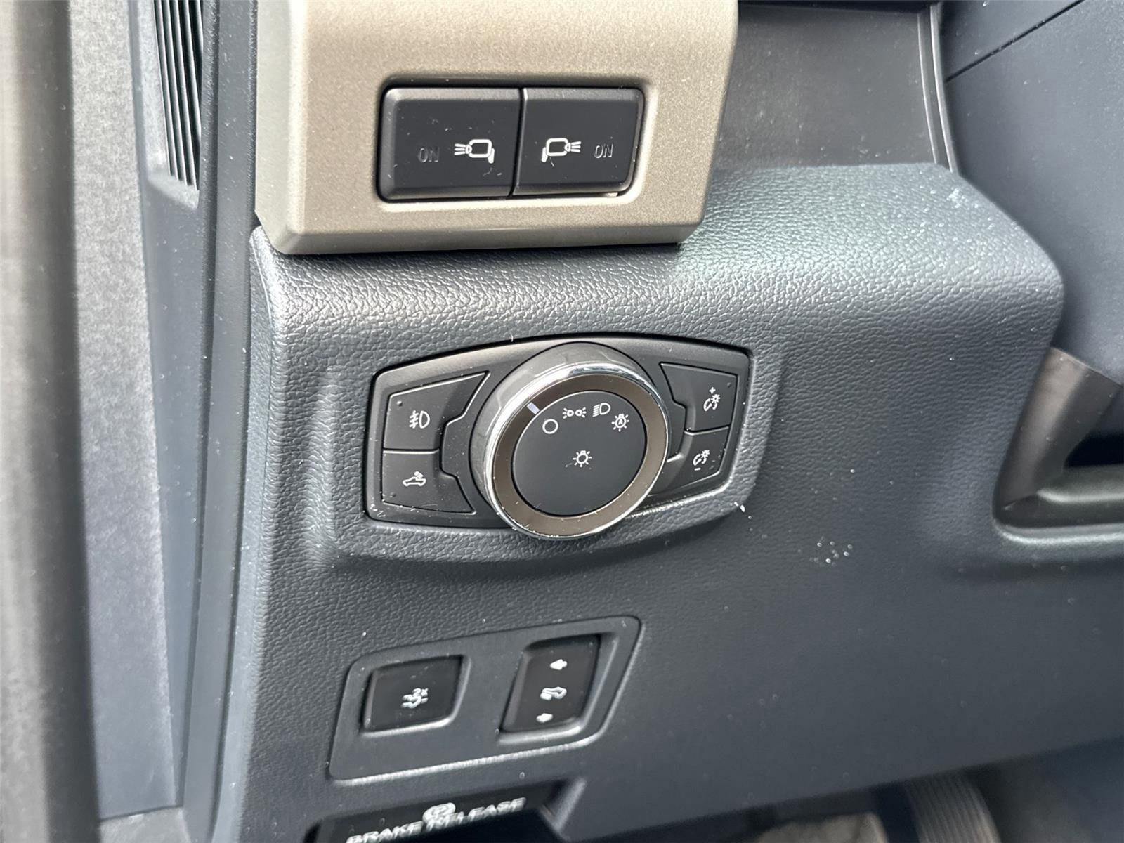 Certified 2022 Ford F350 Lariat w/ Lariat Ultimate Package image 27