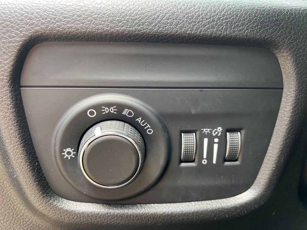 Used 2022 Jeep Grand Cherokee L Laredo AWD/4WD image 27