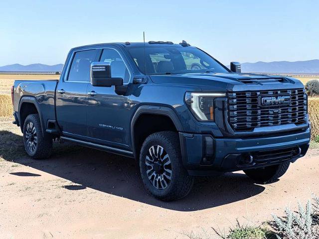 Used 2024 GMC Sierra 3500 Denali Ultimate AWD/4WD image 8