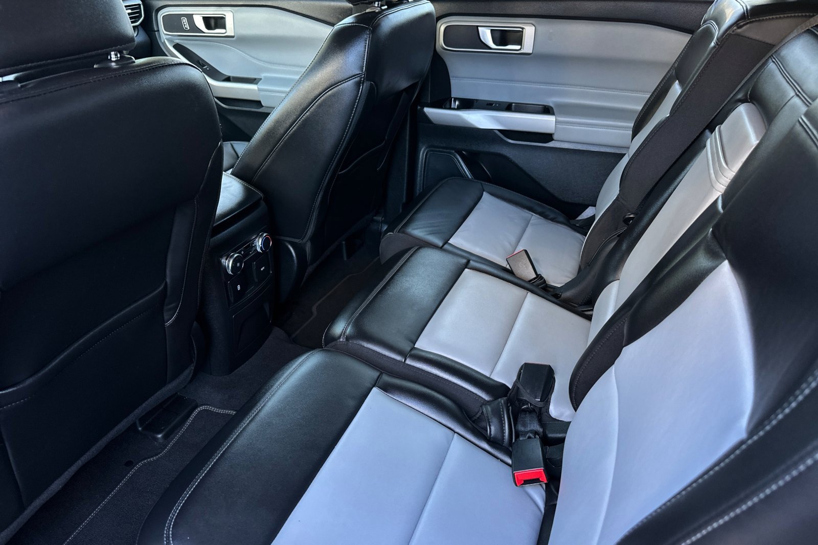 Certified 2022 Ford Explorer XLT w/ Equipment Group 202A image 11