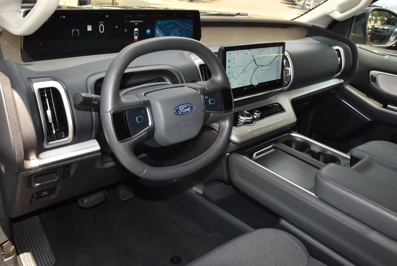 Certified 2025 Ford Expedition Active RWD image 33