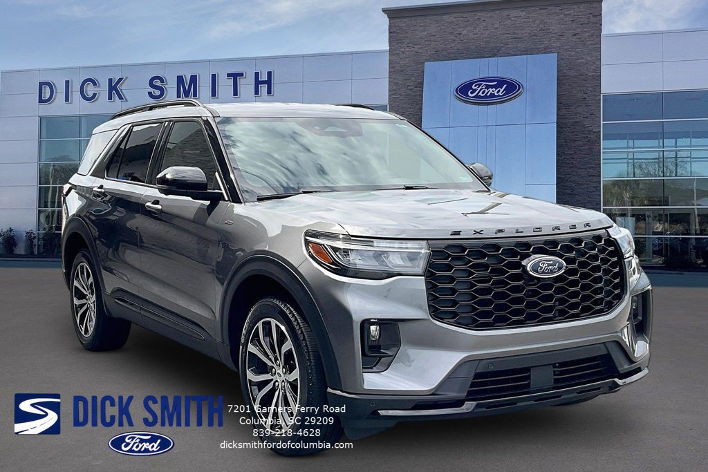 Certified 2025 Ford Explorer ST-Line AWD/4WD image 3