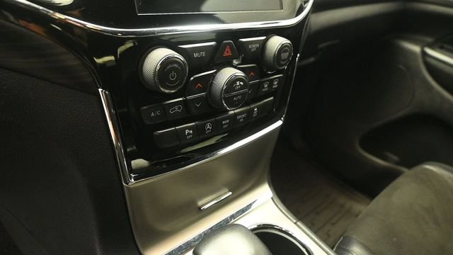 Used 2020 Jeep Grand Cherokee Altitude AWD/4WD image 17