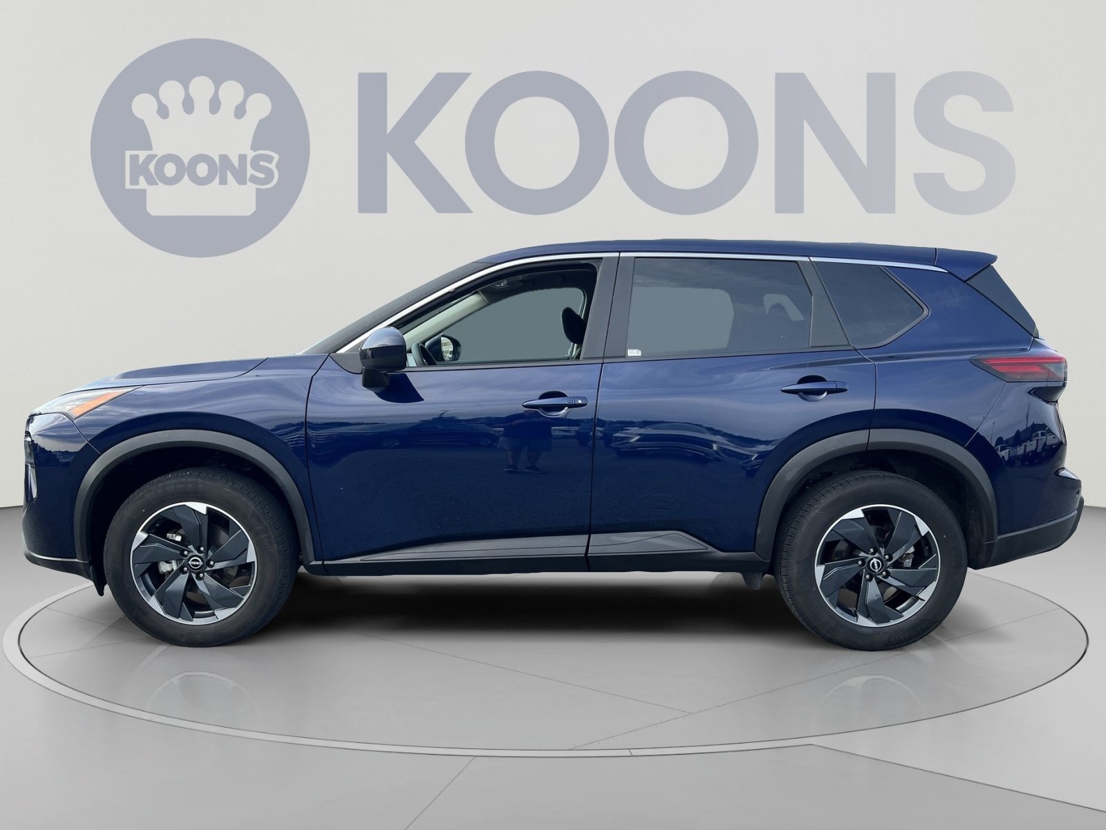 Used 2024 Nissan Rogue SV AWD/4WD image 2