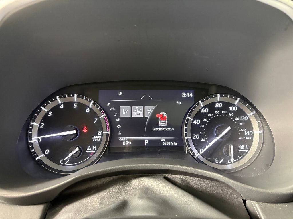 Used 2021 Toyota Highlander XLE image 17