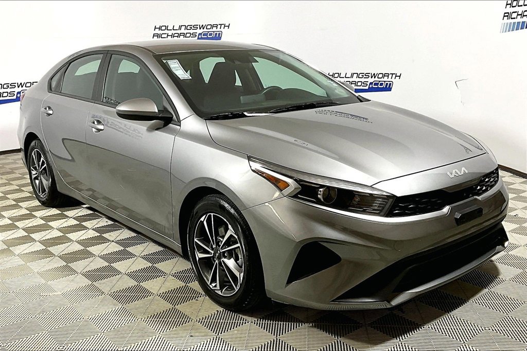 Used 2024 Kia Forte LXS image 3